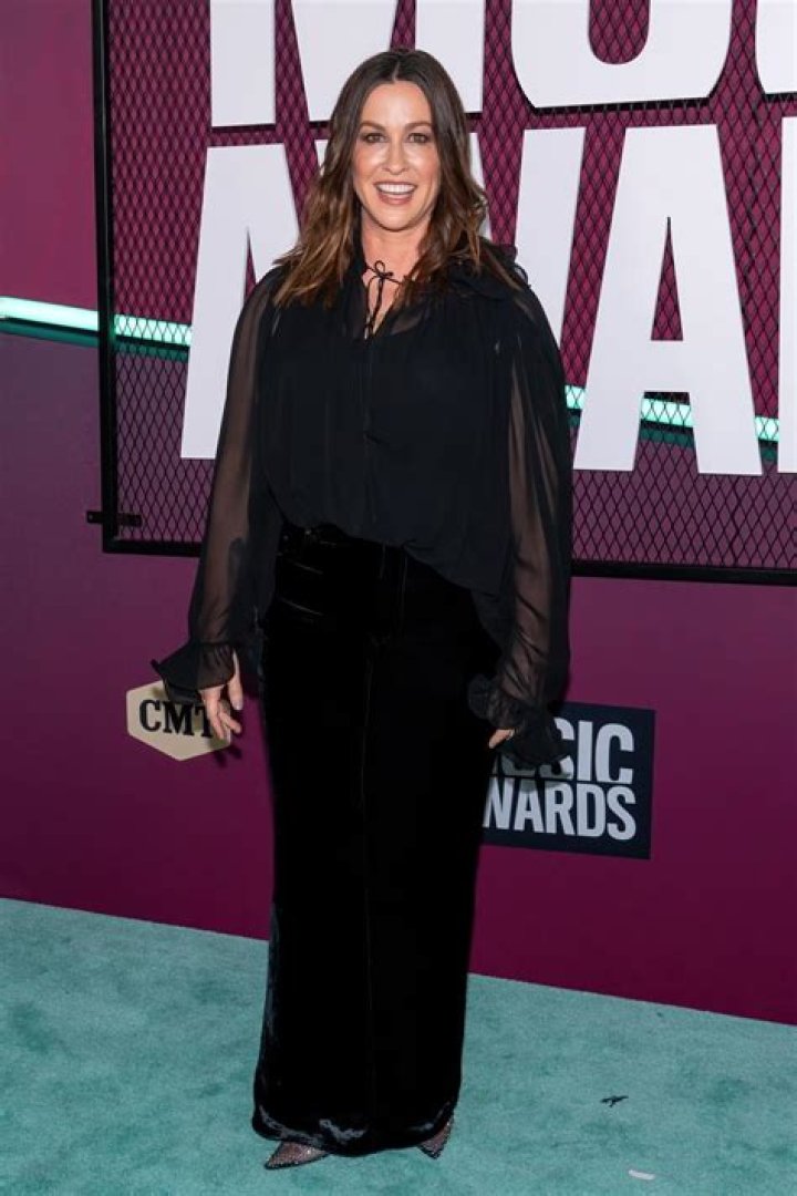 Alanis Morissette Net Worth: A Comprehensive Look at the Iconic Singer's Wealth and Career