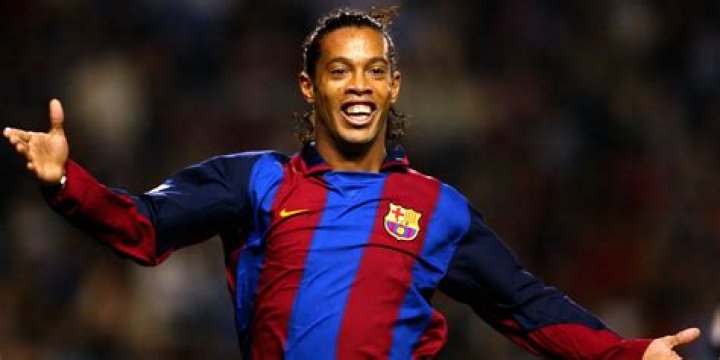 Ronaldinho's Position in Football: The Magic of a Versatile Playmaker